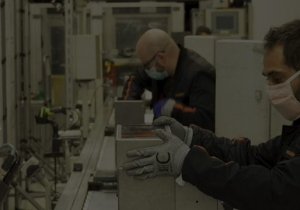 SEAT reconvierte una la línea de montaje para ensamblar respiradores.
