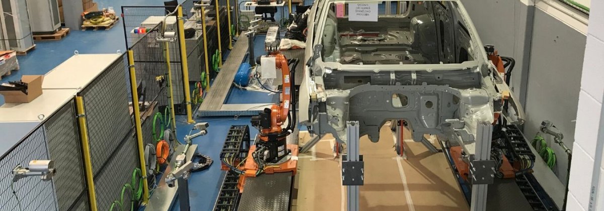 Nueva línea robotizada para limpieza de PVC para Skoda